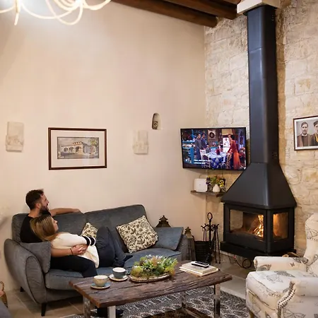 Apanemia Lodge Lofou