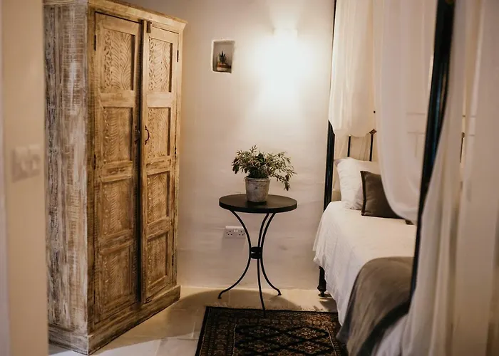 Apanemia ロッジ *